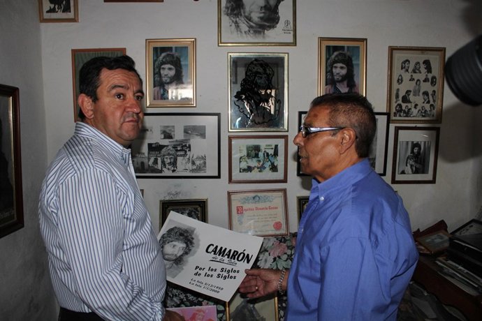 El Alcalde De San Fernando En La Fragua De Camarón De La Isla