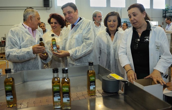 Fotos Consejero De Agricultura, Pesca Y Medioambiente Visita Cooperativa Tierras