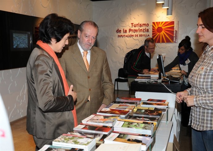 Fernando Rodríguez Villalobos, En Un Acto Turístico