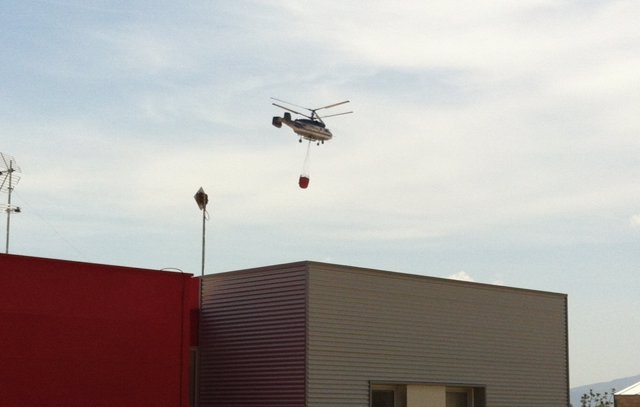Helicóptero Sobrevolando El PMA De Yátova (Valencia)