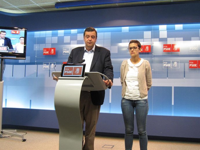 Los socialistas Juan José Lizarbe y María Chivite.