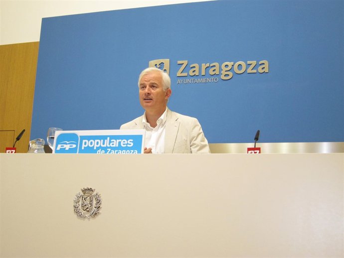 El portavoz del PP en el Ayuntamiento de Zaragoza, Eloy Suárez