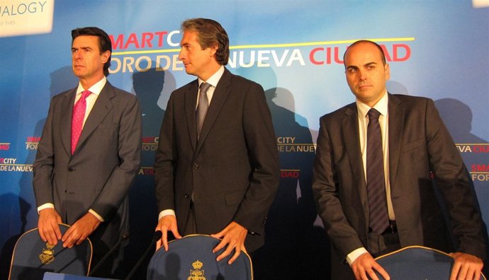 El alcalde de Santander, Íñigo de la Serna, con José Manuel Soria