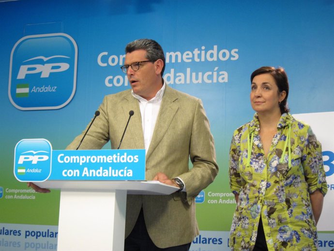 Ricardo Tarno y Ana María Corredera (PP-A), hoy en rueda de prensa