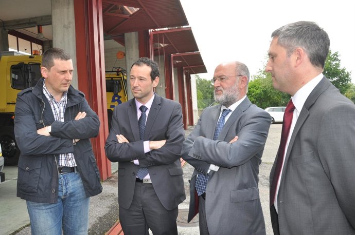 El Consejero De Presidencia, Guillermo Martínez, Segundo Por La Izquierda