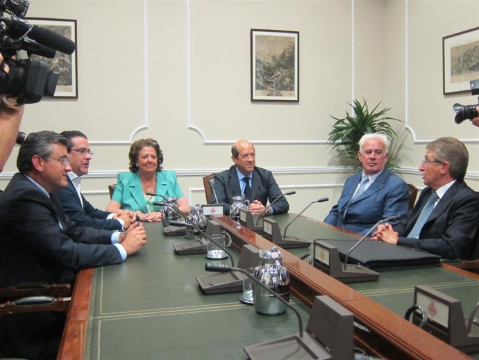 Barberá y Llorente presiden la reunión entre el Ayuntamiento y el Valencia