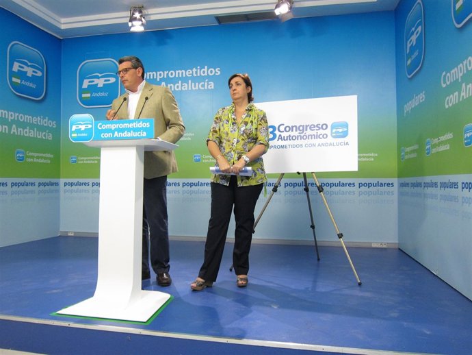 Ricardo Tarno y Ana María Corredera (PP-A), hoy en rueda de prensa