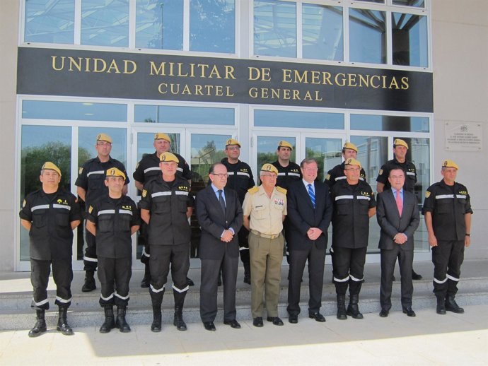 Silván visita la UME de Torrejón.