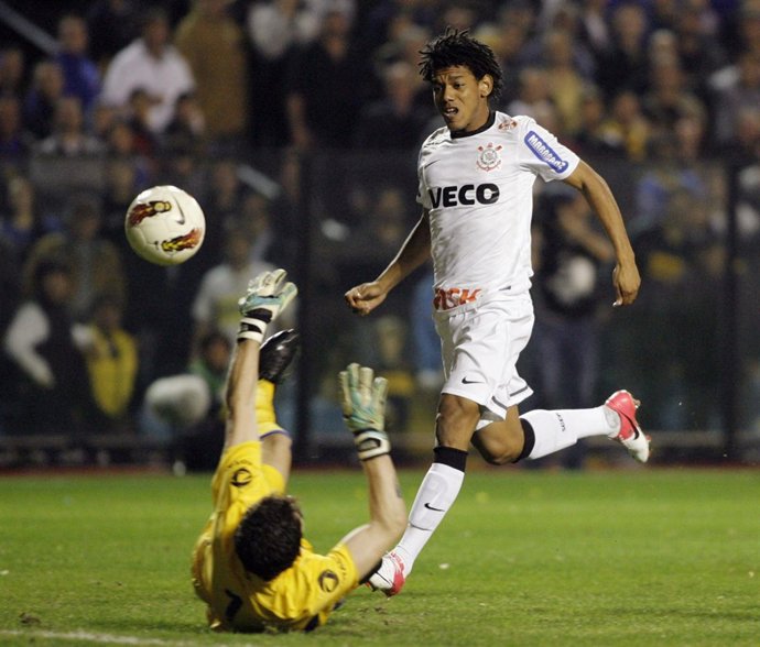 Romarinho Anota El Empate De Corinthians Ante Boca