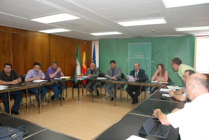 Diego Valderas Se Reune Con Extrabajadores De Delphi