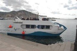 Catamarán turístico