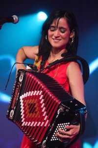 Llega a España la gira de Julieta Venegas