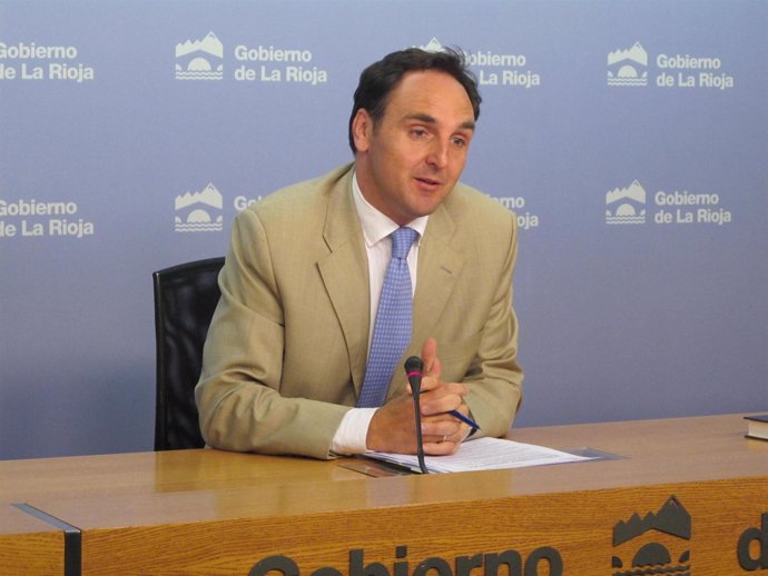El director general de Calidad ambiental, Jose Mº Infante en rueda de prensa