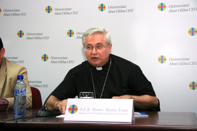 El secretario del Pontificio Consejo de Justicia y Paz, Mario Toso
