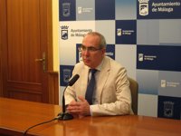 IU rechaza la liberalización de horarios porque "supondrá la puntilla" para el pequeño y mediano comercio