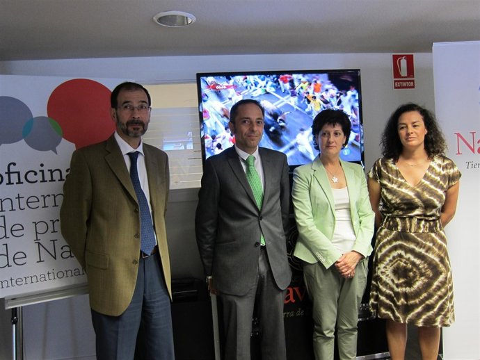 Erce, Sánchez de Muniáin, Ruiz y Azpilicueta en la Oficina de Prensa.