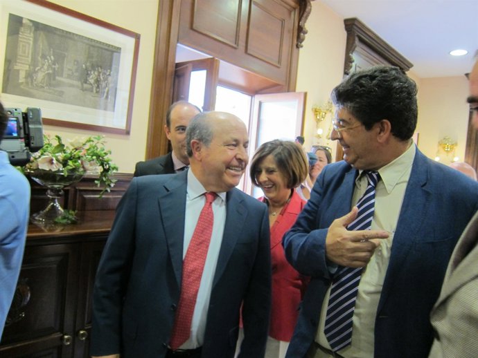 Valderas con el alcalde de Granada, José Torres Hurtado