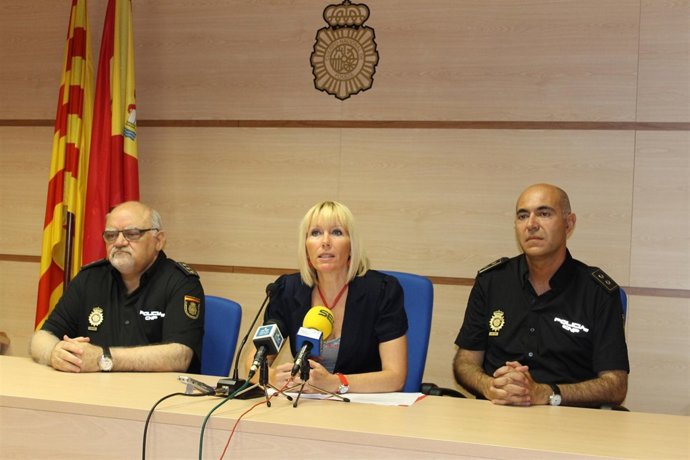 La subdelegada del Gobierno en Lleida, I.Manso, y mandos del CNP