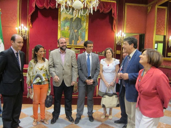 Valderas se reúne con representantes del Ayto de Granada