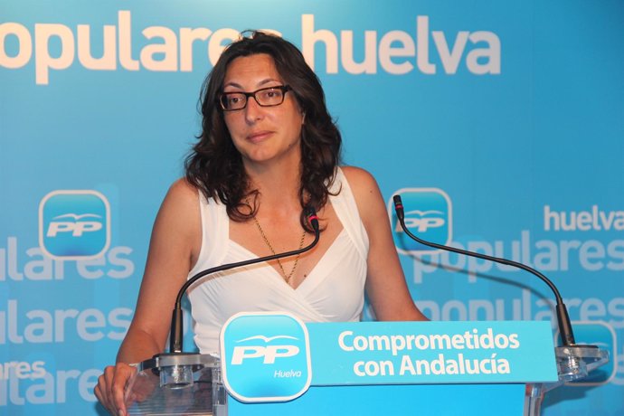 La parlamentaria andaluza y alcaldesa de Valverde, Dolres López.