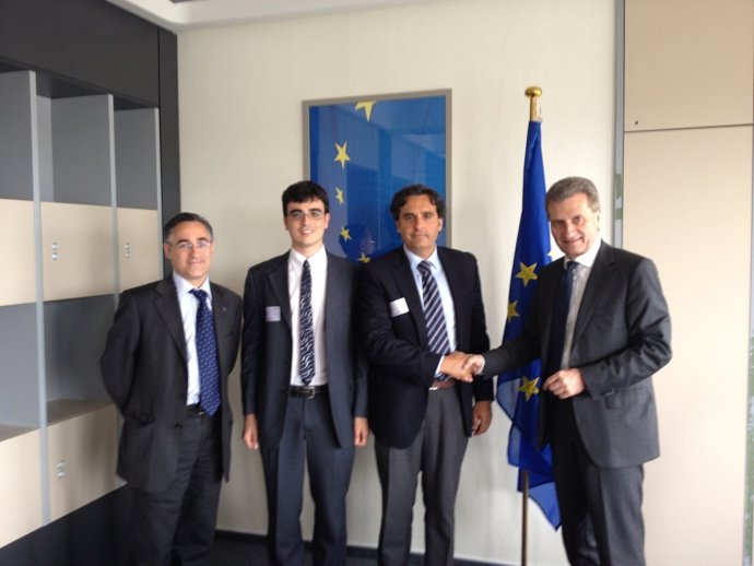 Representantes De Anpier Y Comisario De Energía