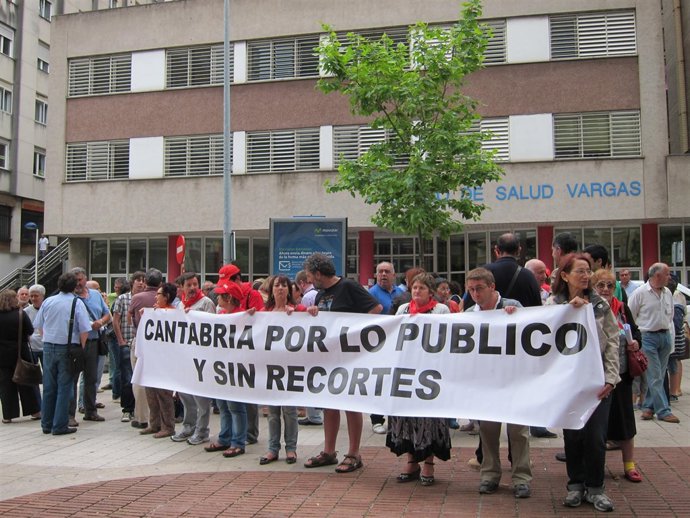 Manifestación contra el cierre de los centros de salud por las tardes