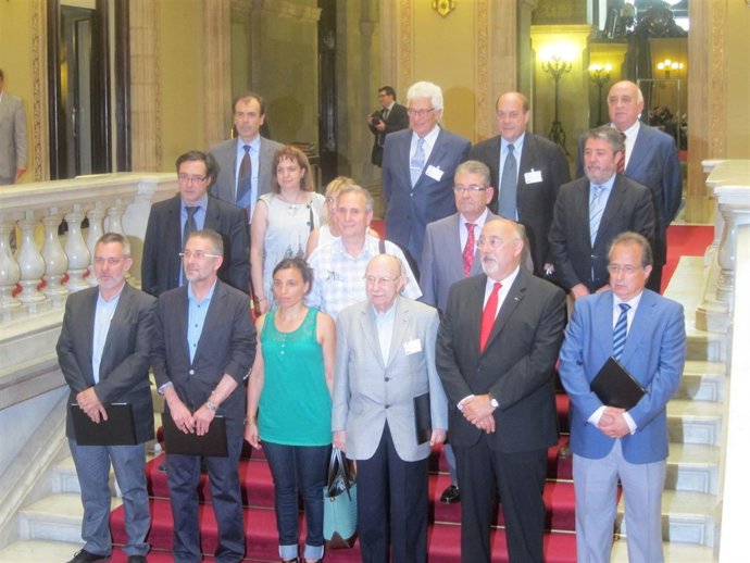 Sindicatos y entidades comerciales en el Parlament