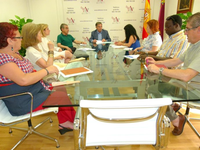 Defensor del Pueblo con el Foro de Inmigración 