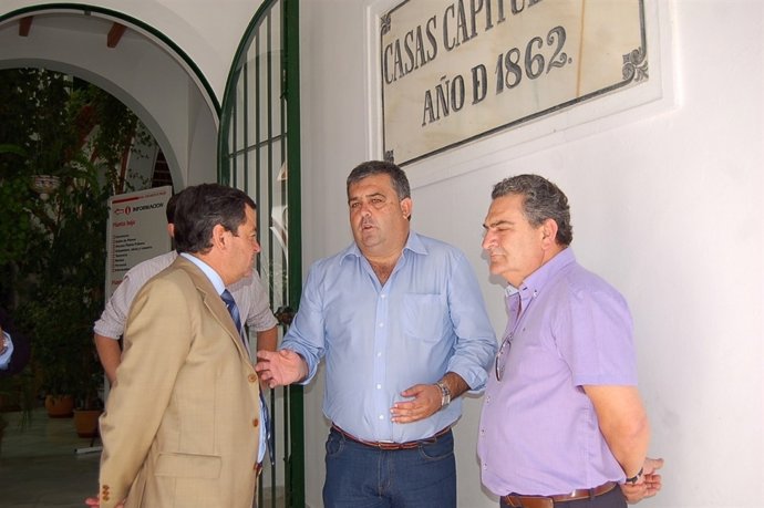 El presidente de Diputación de Cádiz, José Loaiza, visita Trebujena