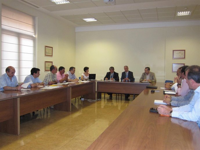 El consejero Lobón ha presidido la primera reunión sectorial esta tarde