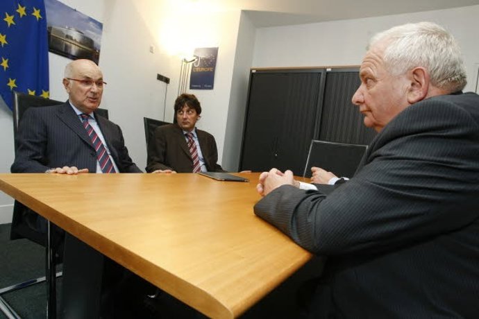 J.A.Duran, S.Sedó (DC) y el comisario europeo de Energía G.Oettinger