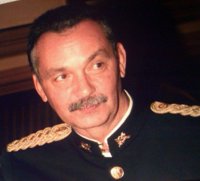 Un "multitudinario" funeral despide al coronel fallecido en Valencia 