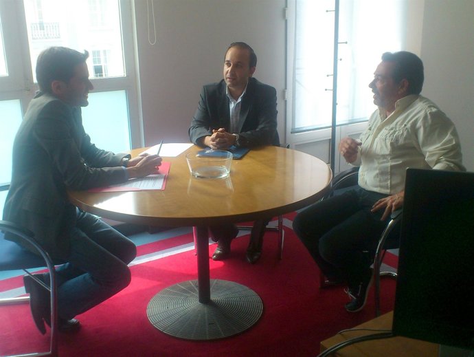 Casares con los afectados por las preferentes