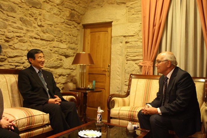 Fontenla Se Reúne Con El Gobernador De Wakayama