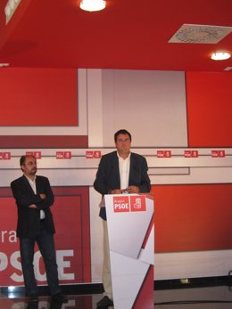 Óscar López y Javier Lambán en la sede del PSOE-Aragón