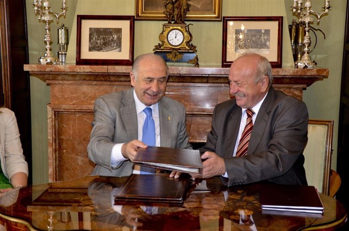 Vicente Gotor Firma El Convenio Con La Universidad De Silesia