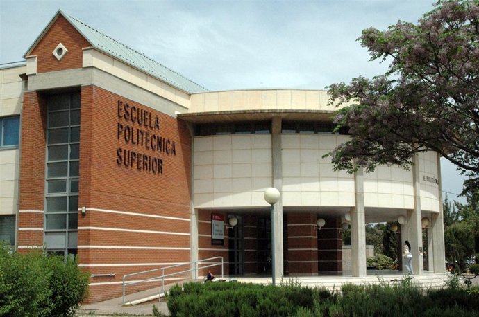 Fachada Politécnica UCLM