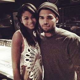Chanel Iman y Chris Brown posan juntos 