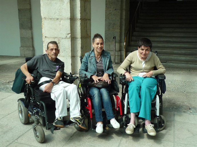 Tres discapacitados de Amica participan en los cursos de la UC