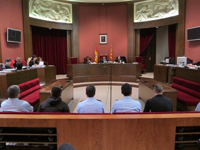 Juicio Por El Asalto A Un Prostíbulo En Barcelona