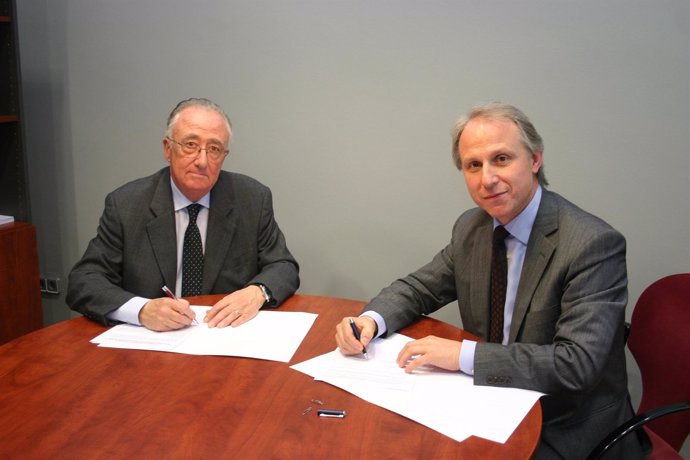 Lluís Ponsà y Alejandro Laquidain firman la unión de la ubicación de sus sedes