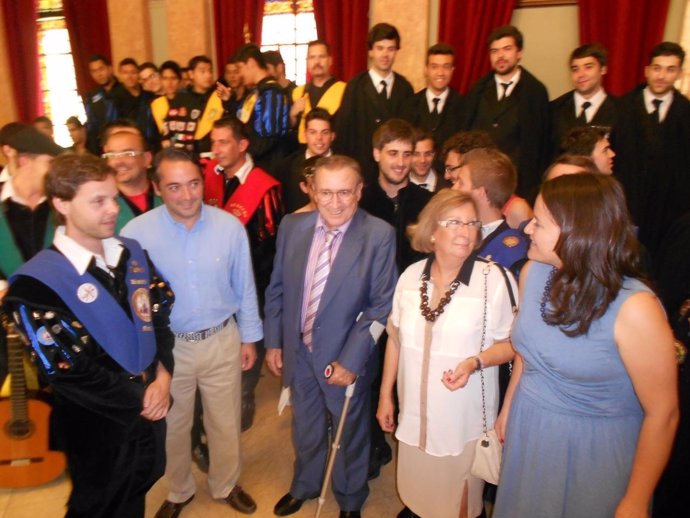 Manolo Escobar en el salón de Pleno del Ayuntamiento de Murcia