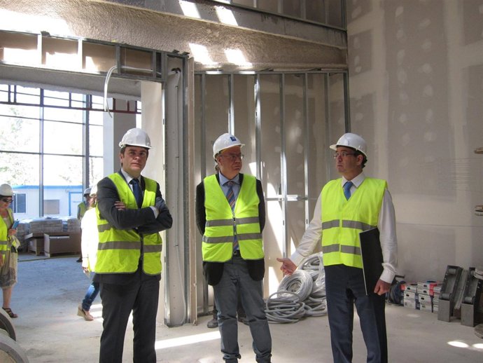 Bermúdez de Castro en la visita a las obras de la Ciudad de la Justicia