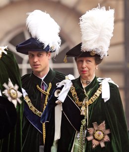 El Príncipe Guillermo de Inglaterra junto a la Princesa Ana