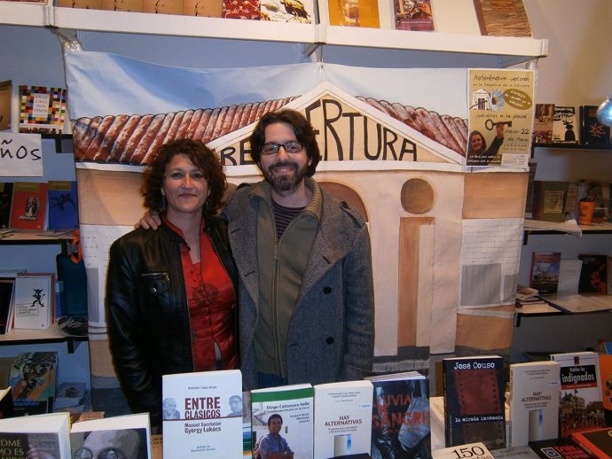 Andrés Neuman apoya la reapertura de bibloteca Las Palomas         