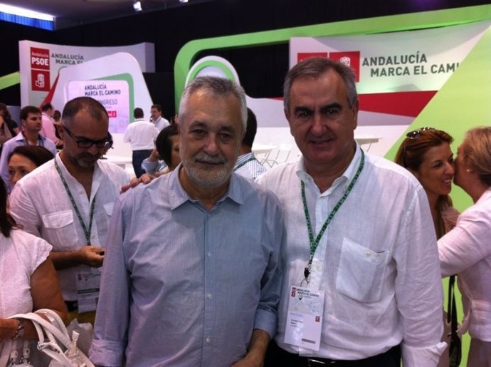 Rafael González Tovar junto con José Antonio Griñan