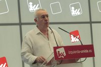 ETA.- Cayo Lara dice que el único comunicado que IU espera de la banda es el que anuncie su disolución