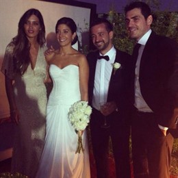 Iker Casillas y Sara Carbonero en la boda de unos amigos 