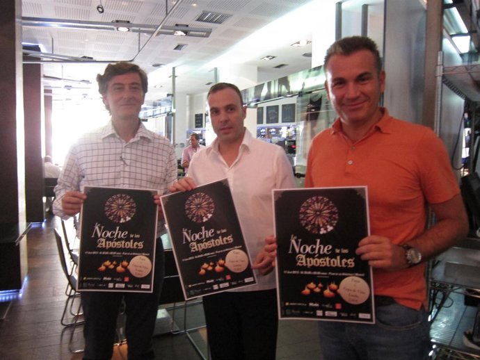 Concejal Tortosa (izq), Pedro Martínez de Temporáneo y concejal Cascales (dcha)