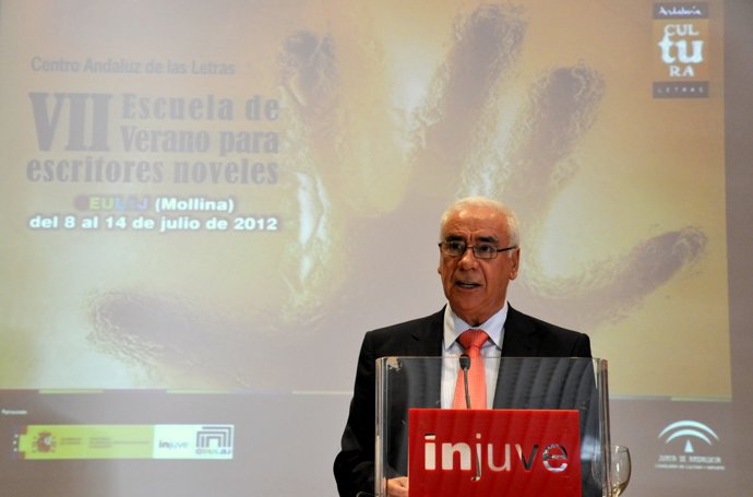 Alonso, en la apertura de la VII Escuela de Verano para Escritores Noveles